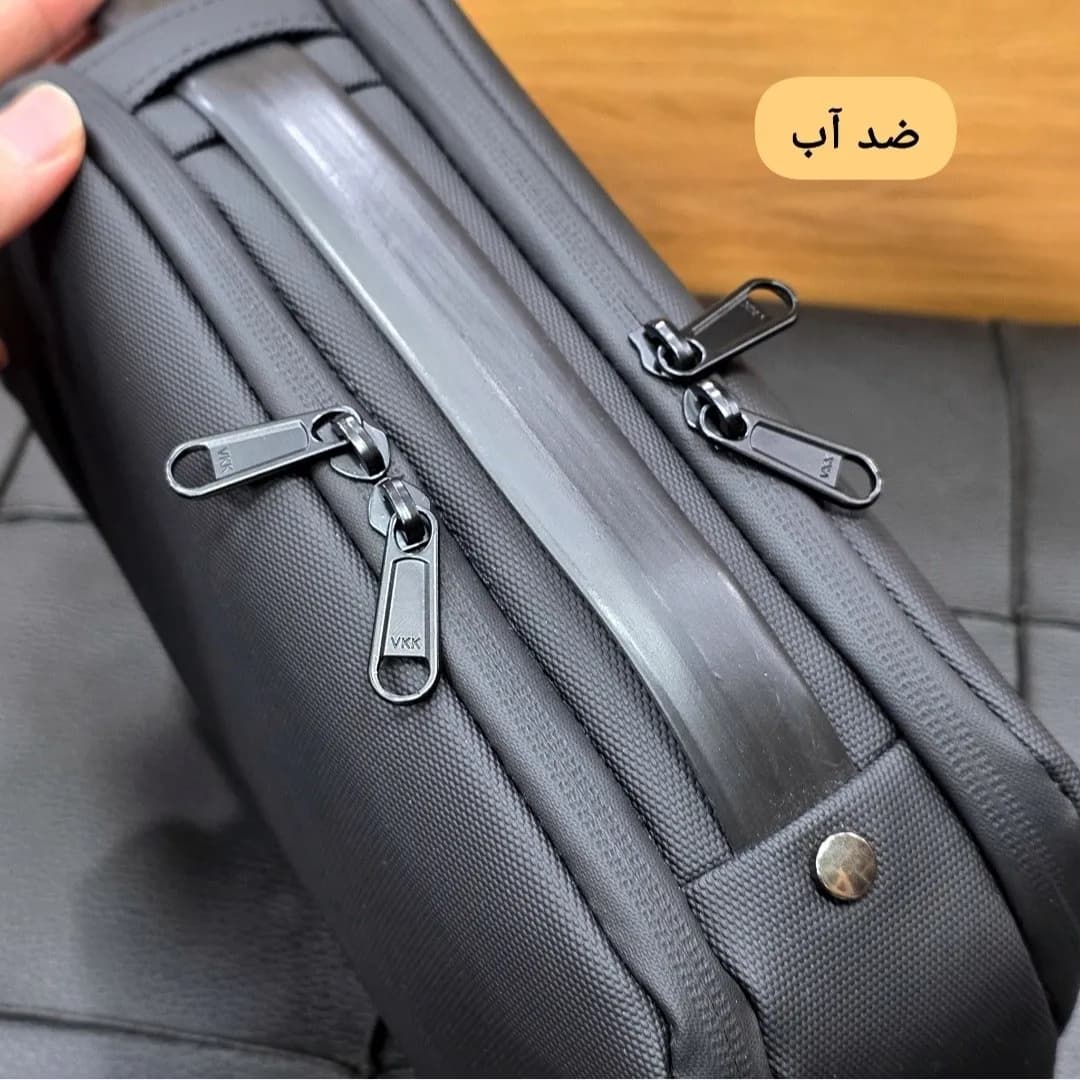 کیف دستی ضد آب بنج جنس اسکین سیلیکون مدل دو خانه جیبی — تصویر ۶