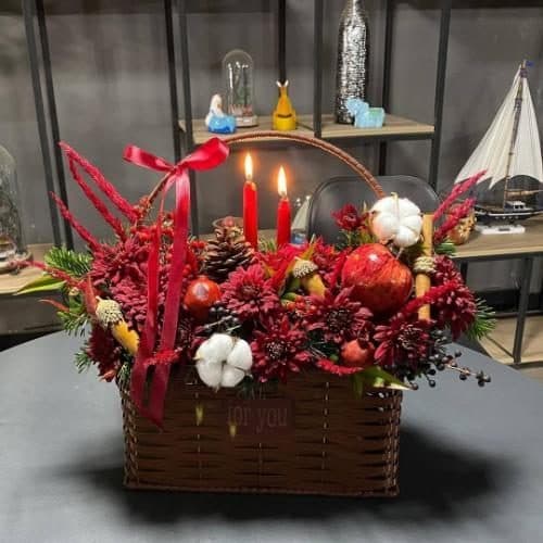 سبد گل شب یلدا برای همسر عزیز با گلهای داودی و رز قرمز 5073