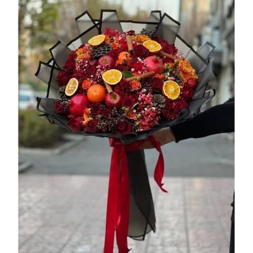 دسته گل شب یلدا با گلهای رز مینیاتوری و گلهای رنگارنگ 5029