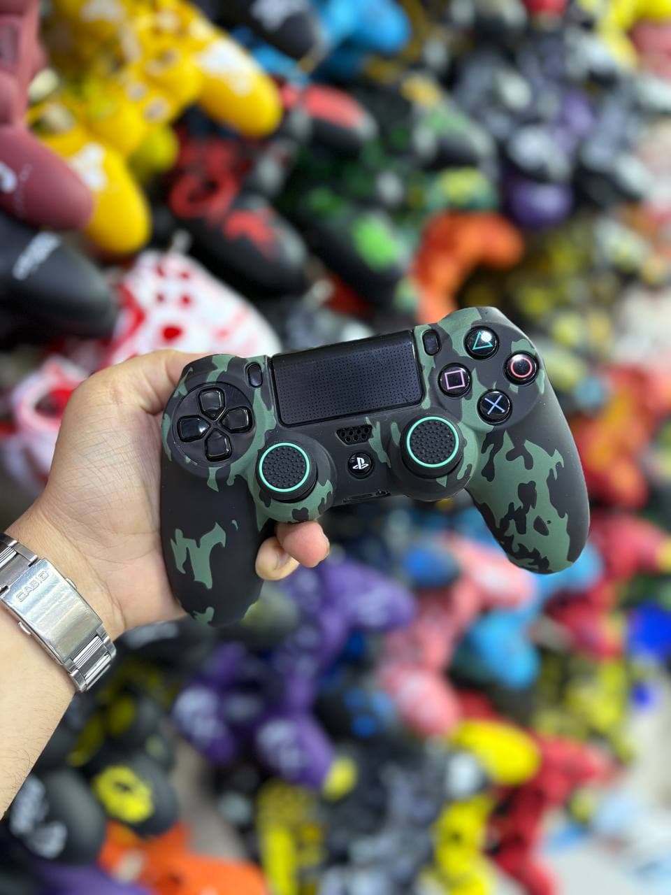 کاور دسته سیلیکونی Ps4 + دو عدد سر آنالوگ برجسته چریکی