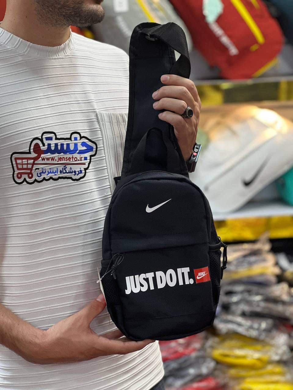 بادی بگ reebok زنانه و مردانه اسپرت پشت عرق گیر دار (کوله تکبند body bag) کد 2418 — تصویر ۳