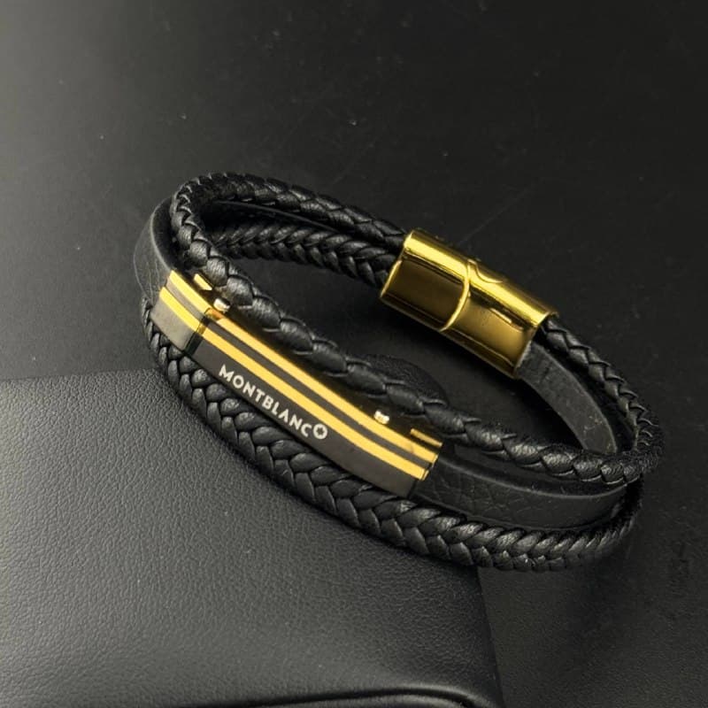دستبند مردانه طرح مونت بلانک (Montblanc) | چرم مشکی با پلاک و قفل طلایی — تصویر ۳