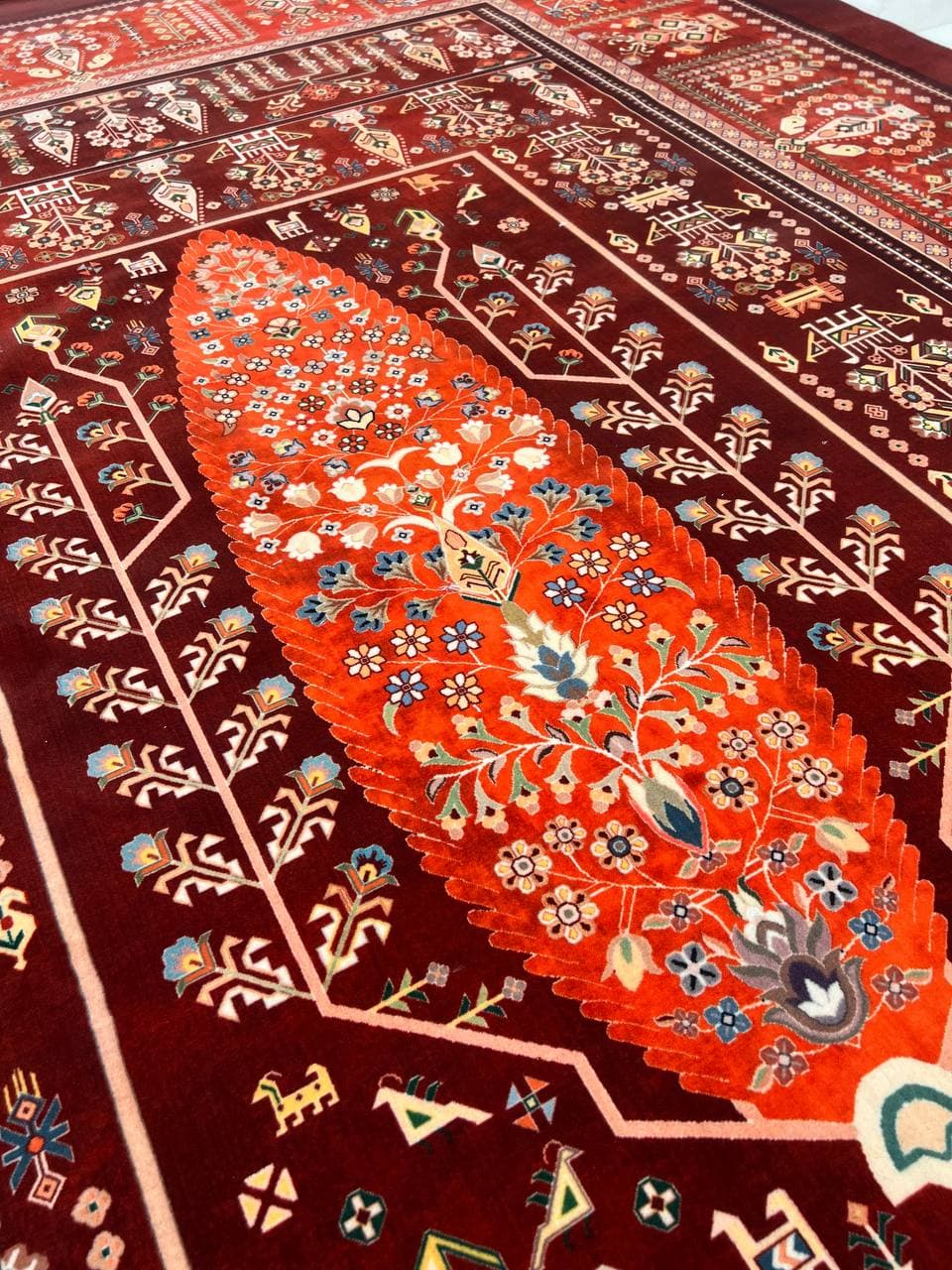 فرش سنتی طرح 25CS0220 عنابی 1000 شانه — تصویر ۸