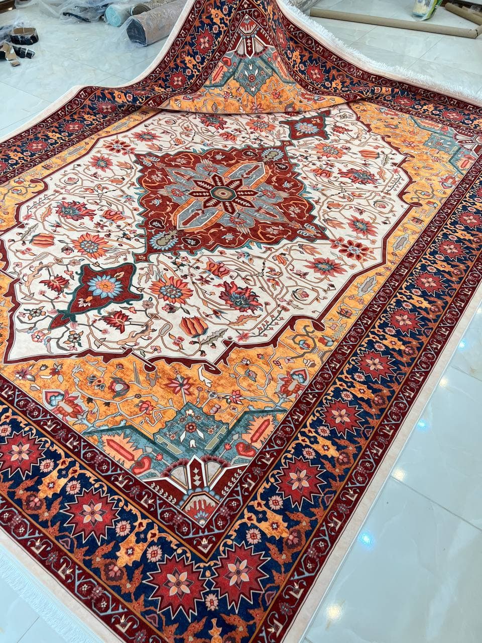 فرش طرح دستباف کد 354 کرم 700 شانه — تصویر ۳