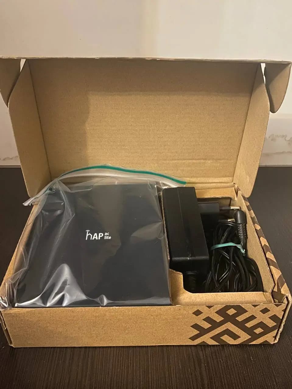 روتر میکروتیک hAP ac lite Tc مدل RB952Ui-5ac2nD — تصویر ۴