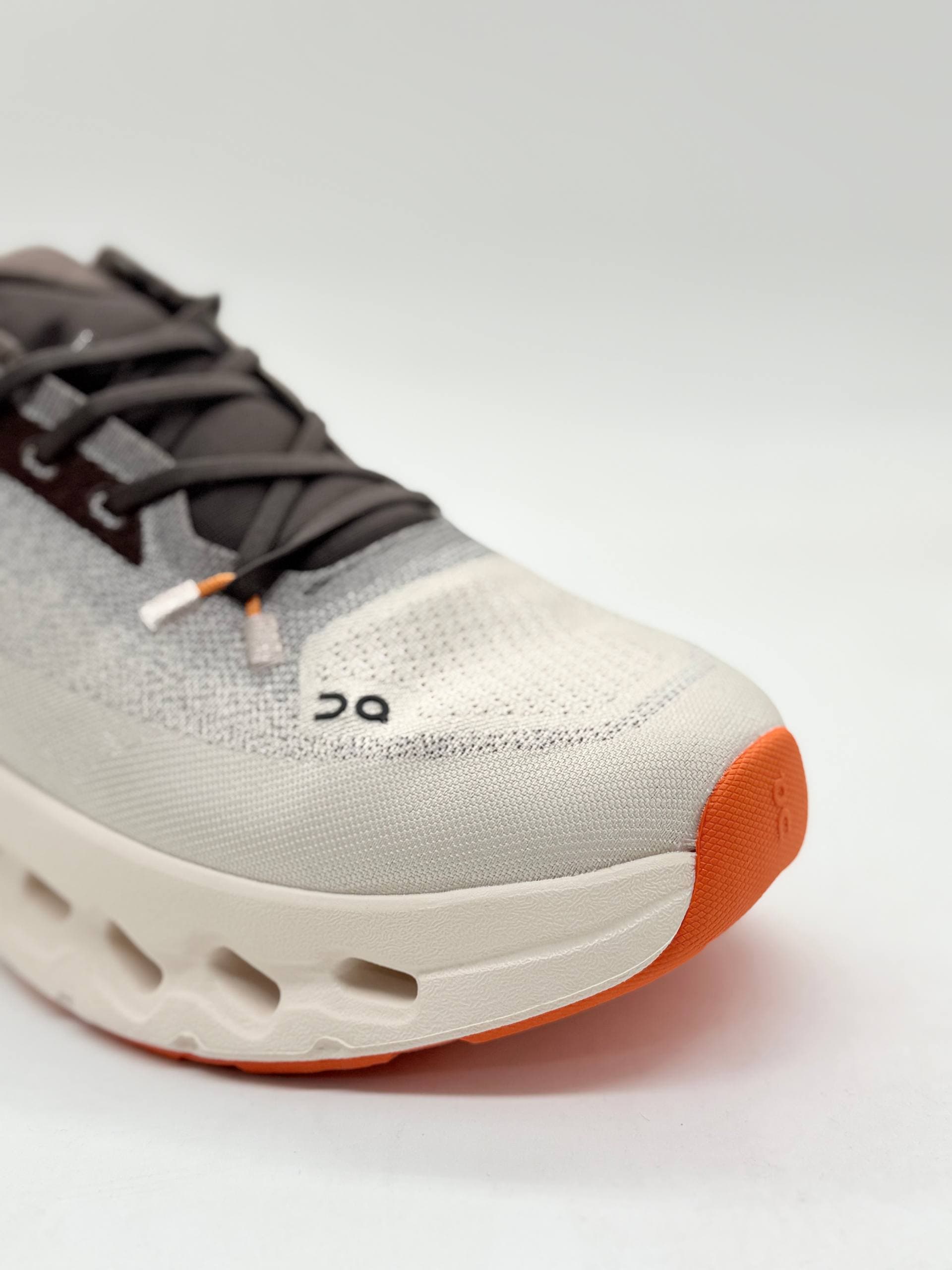 کفش on cludmonster کرمی Shoes on cloudmonster beige — تصویر ۸