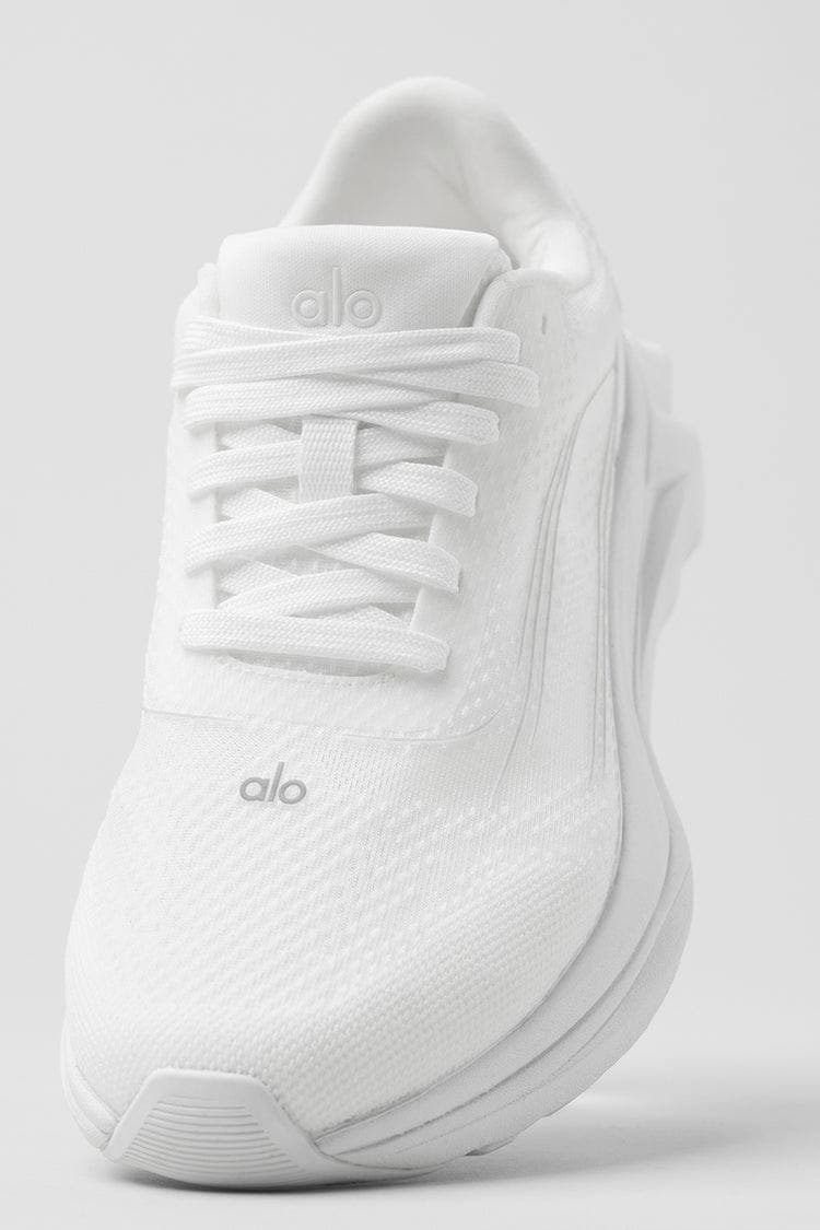 کفش الو رانر سفید white alo runner shoes — تصویر ۲