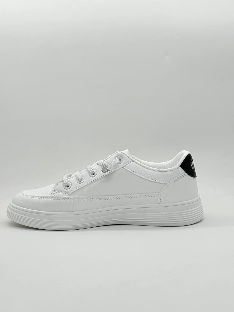 کفش ونس بند کشی سفید مشکی White and black lace-up Vance shoes — تصویر ۴