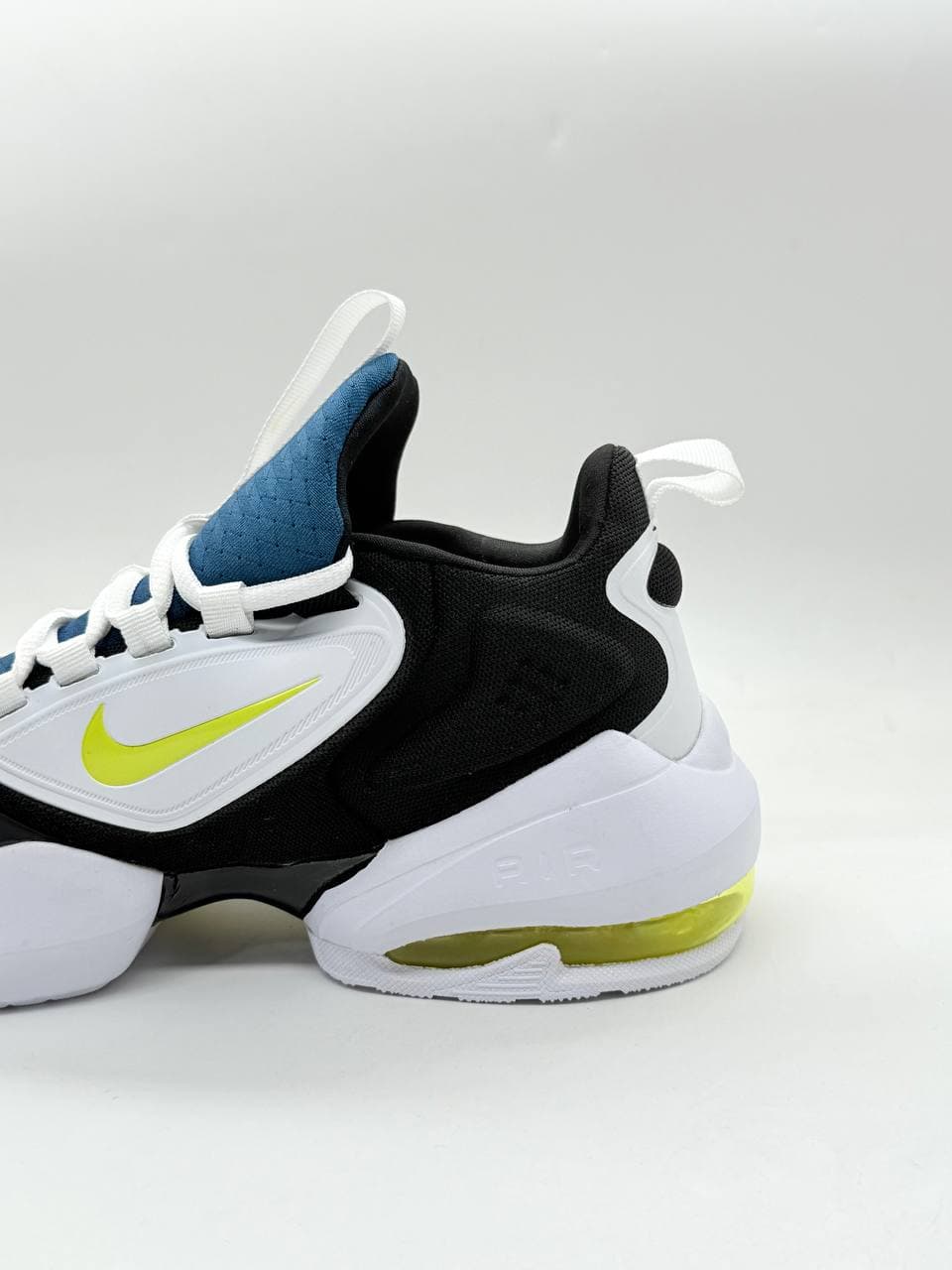 کتونی نایک ایرمکس آلفا ساواچ سفید آبی Nike Air Max Alpha Savage White Blue — تصویر ۷