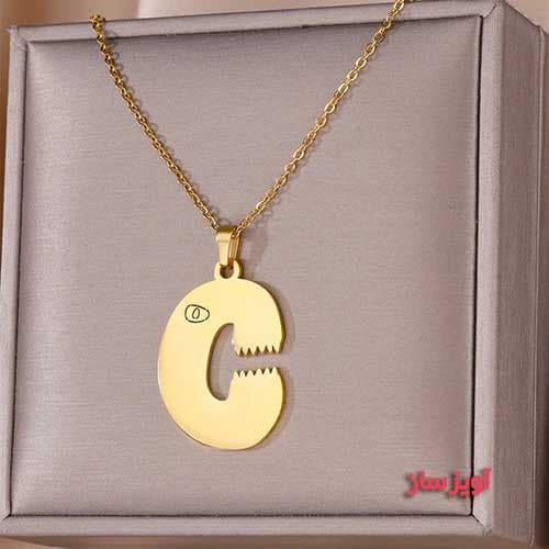 گردنبند حرف انگلیسی C طرح هیولا کد 102562