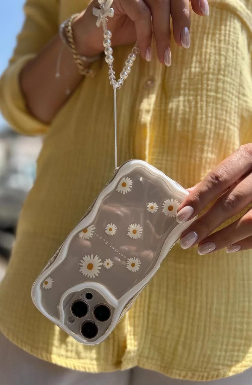 قاب شفاف طرح گل بابونه 🌼 با بند ست گوشی آیفون 13 پرو — تصویر ۴