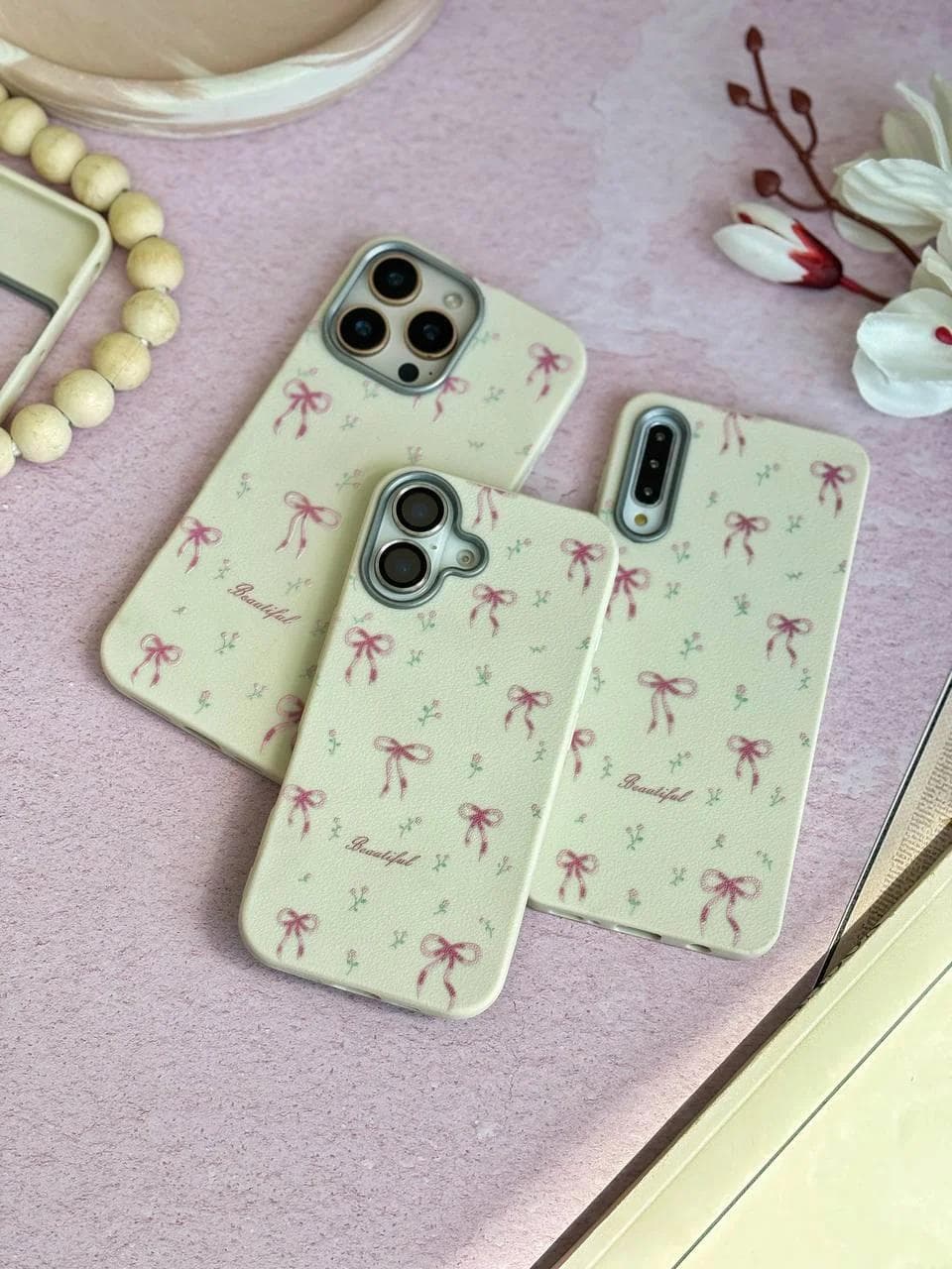 قاب سفید طرح پاپیون صورتی گوشی شیائومی ردمی نوت 14 پرو 4G — تصویر ۳