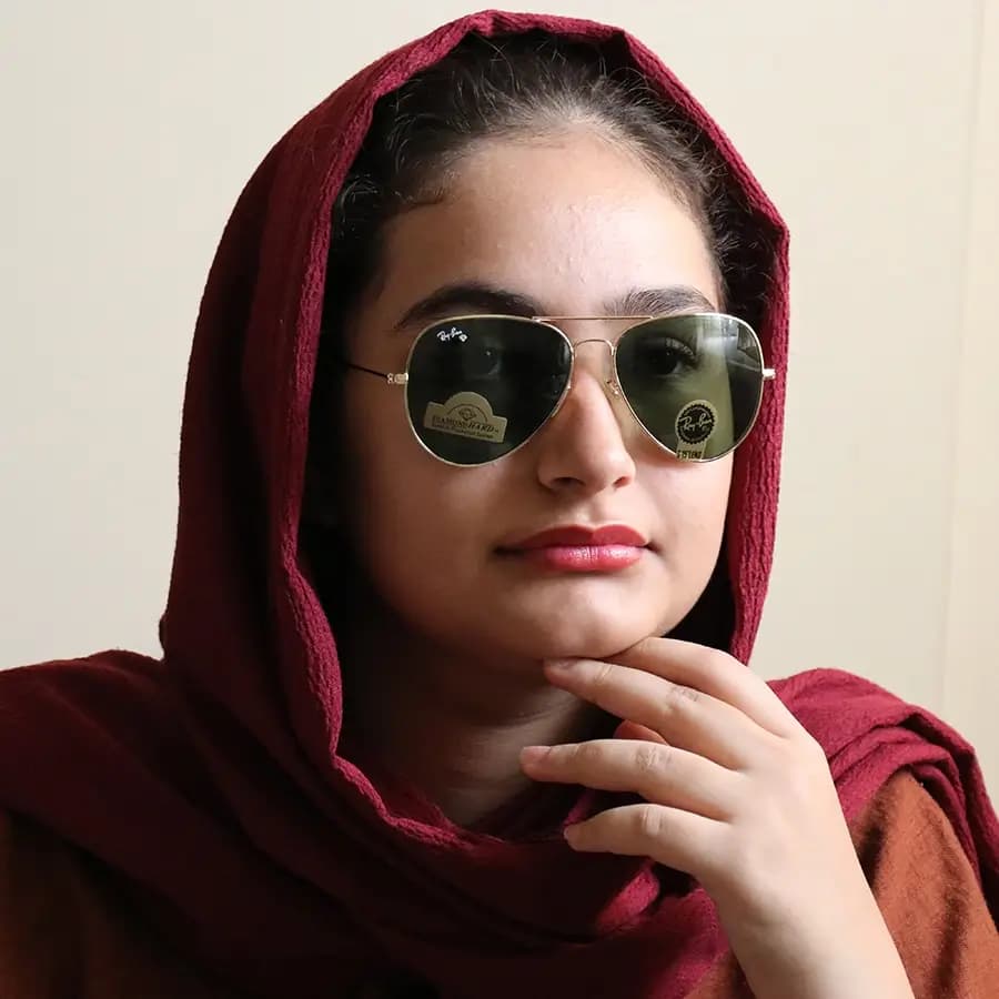 عینک آفتابی ریبن با فریم خلبانی، رنگ طلایی، لنز شیشه، رنگ آبی، آینهای و سایه روشن مدل RB3026 — تصویر ۱۲