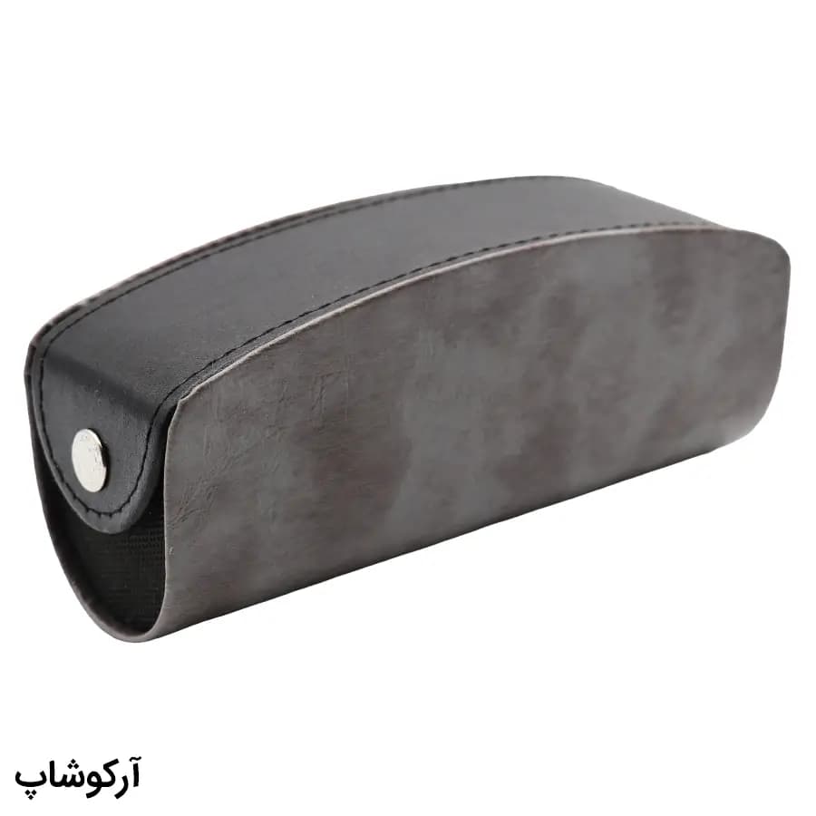 کیف عینک از جنس چرم درجه یک، شکل مستطیلی، طوسی رنگ و درب دکمهای مدل 993101