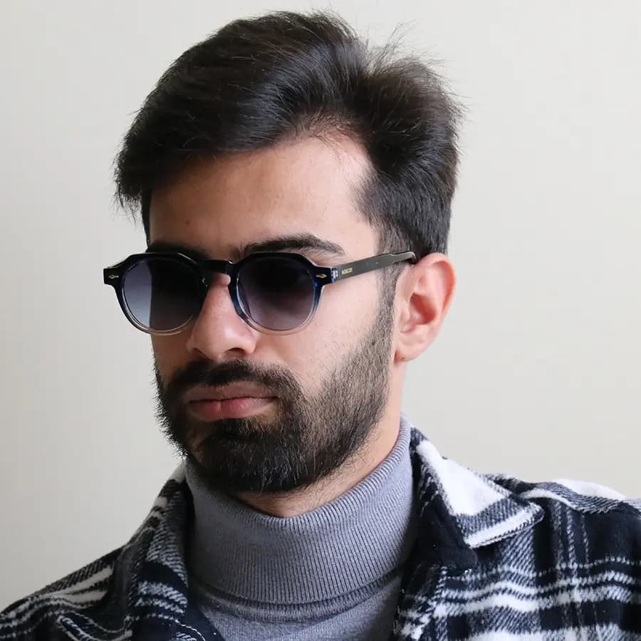 عینک آفتابی موسکات با فریم شکل گرد، رنگ مشکی براق، دسته سیمدار و عدسی دودی سایه روشن مدل 1209 — تصویر ۲