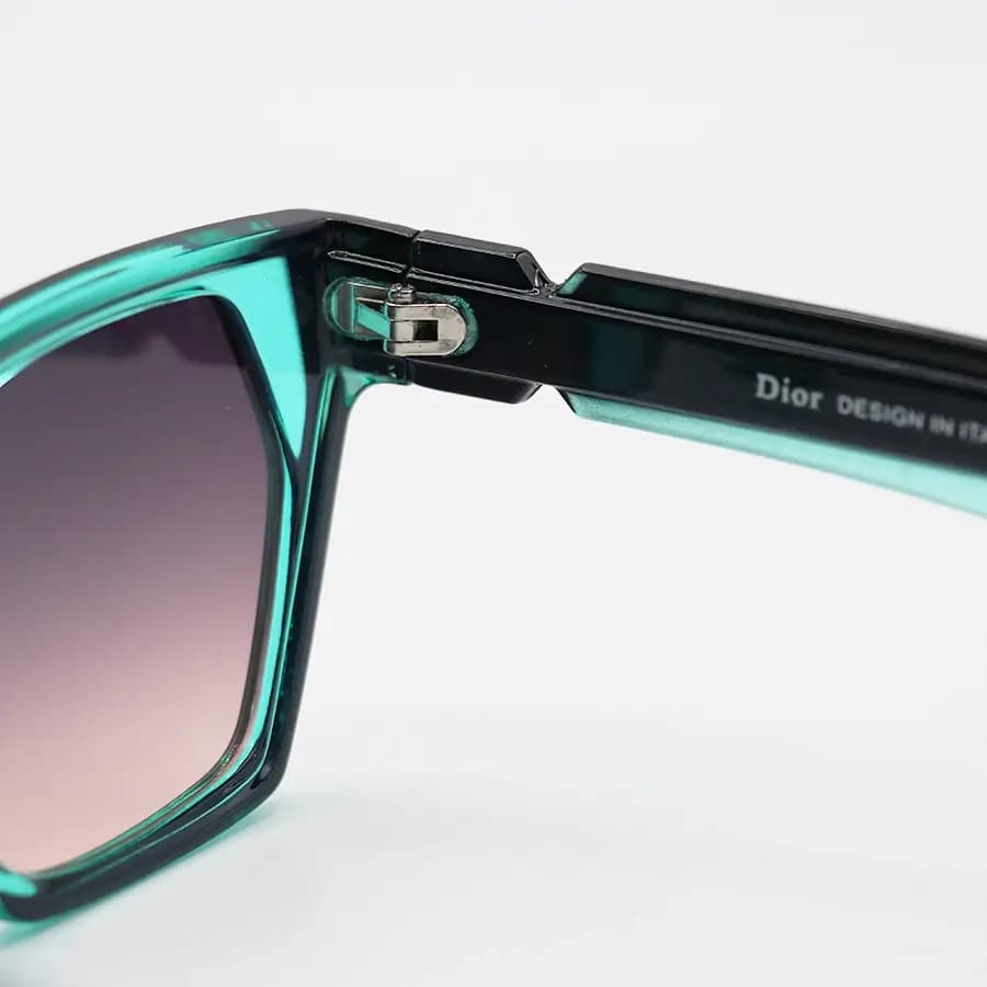 عینک آفتابی زنانه Dior با فریم چشم گربهای شکل، دو رنگ (سبز و مشکی) و لنز قهوهای سایه روشن مدل 2177 — تصویر ۵