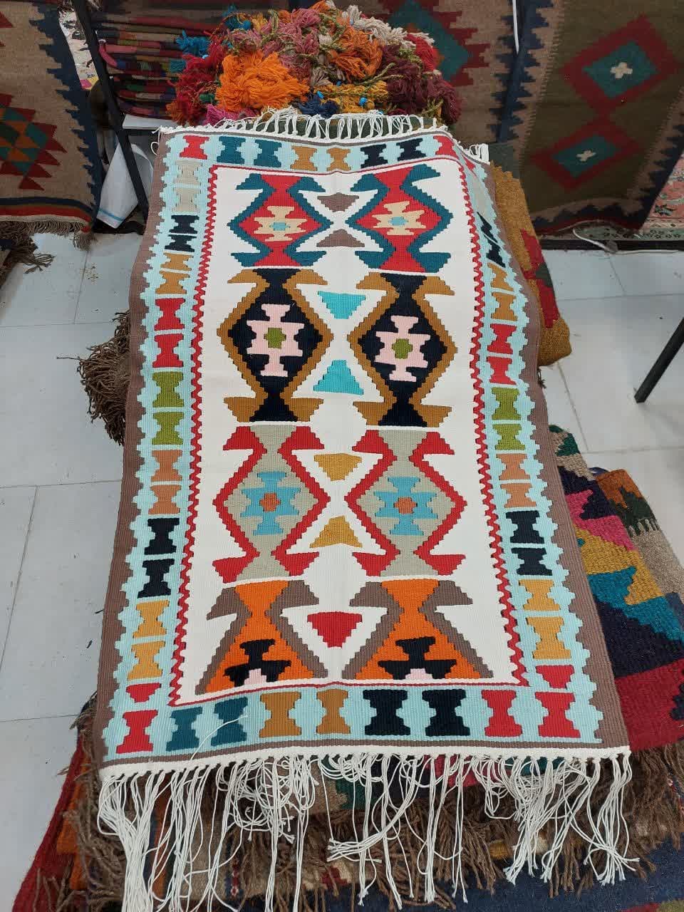 پادری گلیمی: دست بافت با رنگ های دلنشین 60*100 سانتی متر