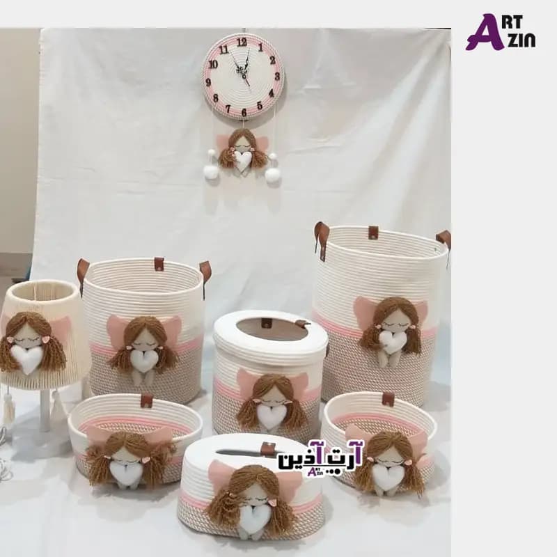 سیسمونی قیطان دخترونه کامل اتاق نوزاد – قیطان دوزی 9 تکه طرح عروسک دختر – کد: 880 — تصویر ۲