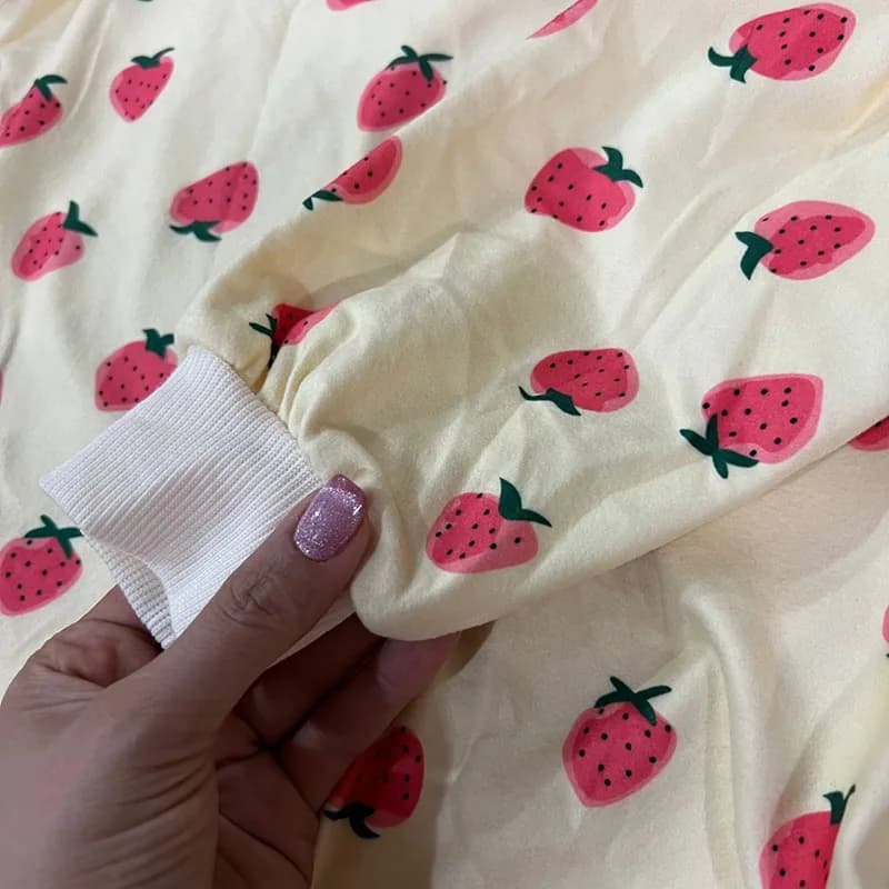پیراهن بچه گانه دخترانه طرح توت فرنگی — تصویر ۴