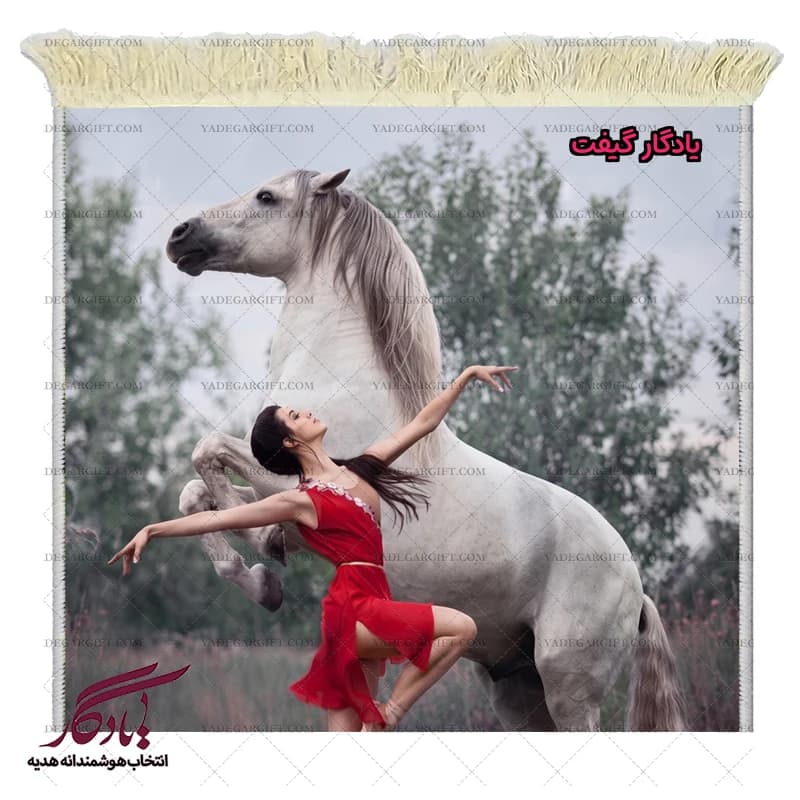 تابلو فرش ماشینی طرح دوشیزه بالرین و اسب کد d27 — تصویر ۳
