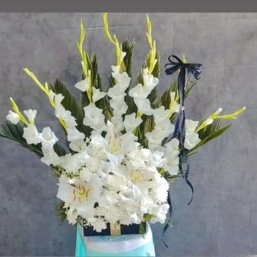 گل تسلیت آبرومند و شیک به مناسبت فوت برادر همکار 9677