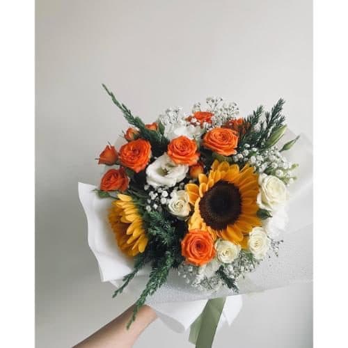 دسته گل خاص به مناسبت هفته معلم 9563 — تصویر ۲
