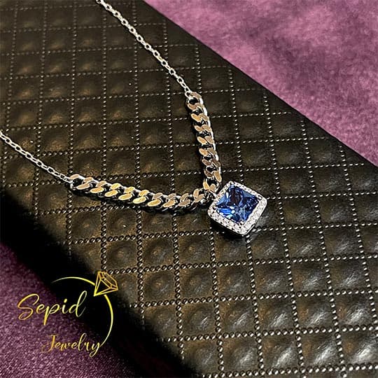 گردنبند نقره سنگ سنتتیک مربع