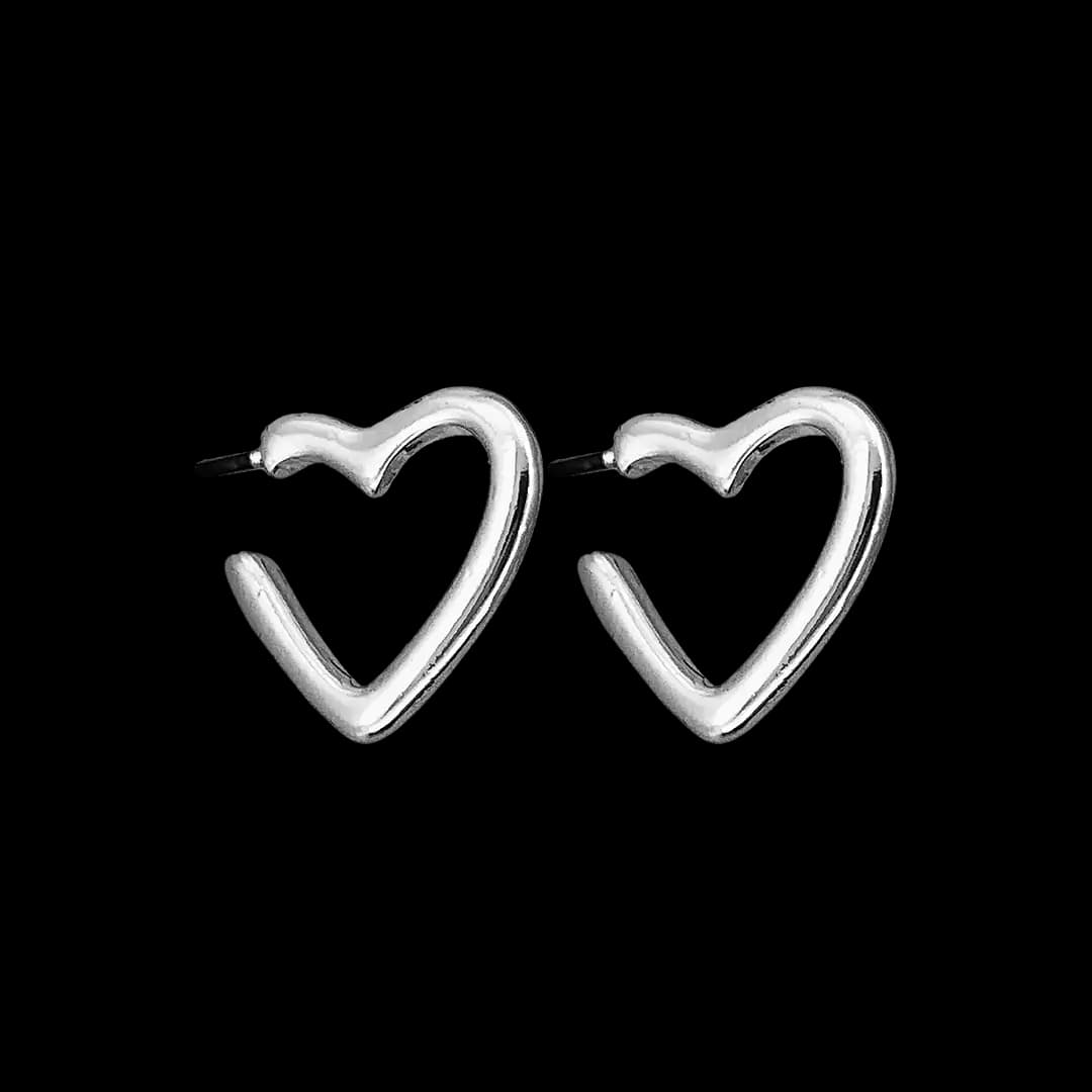 گوشواره میخی نیمحلقه قلب (مدل لاو/Love)