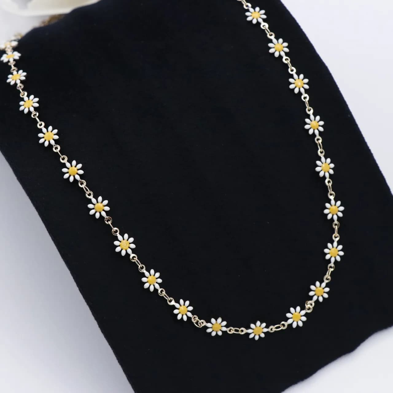 گردنبند دخترانه طرح گل بابونه 75124