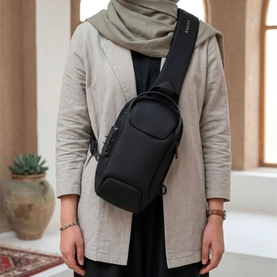 بادی بگ مردانه بنج ضد آب با قفل رمزدار رنگ مشکی و طوسی و سبز و سورمهای — تصویر ۳