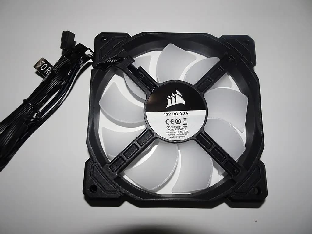 فن خنک کننده کورسیر مدل SP120 RGB PRO – استوک — تصویر ۴