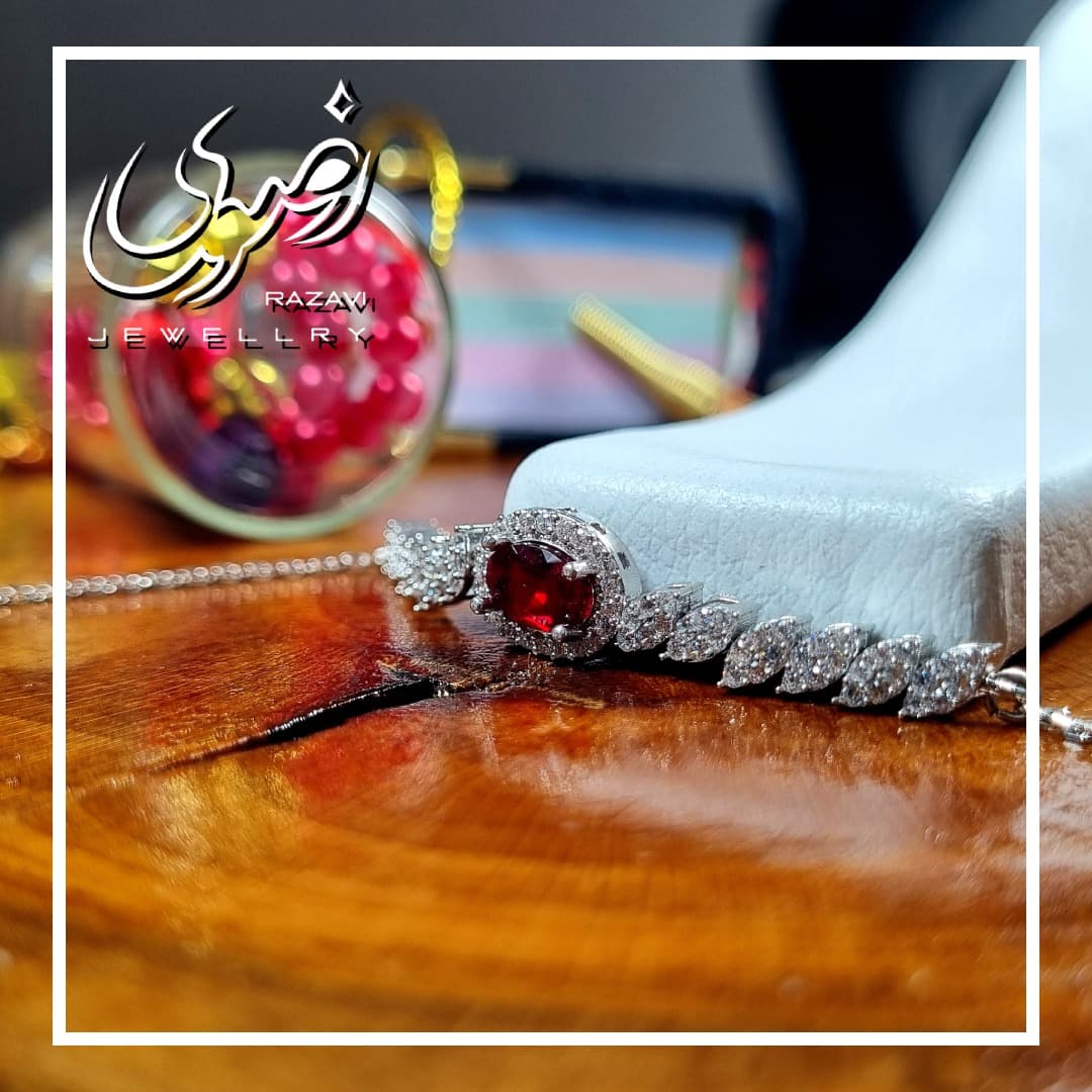 دستبند نقره زنانه یاقوت سرخ طرح گلبرگ — تصویر ۶