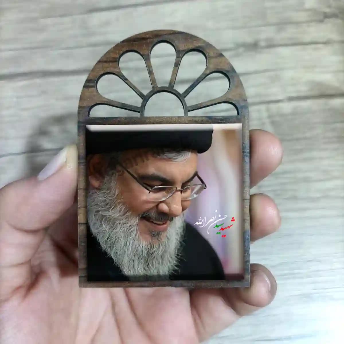 تندیس کاشی پنجره ای شهید نصرالله مدل 2Z41 — تصویر ۳