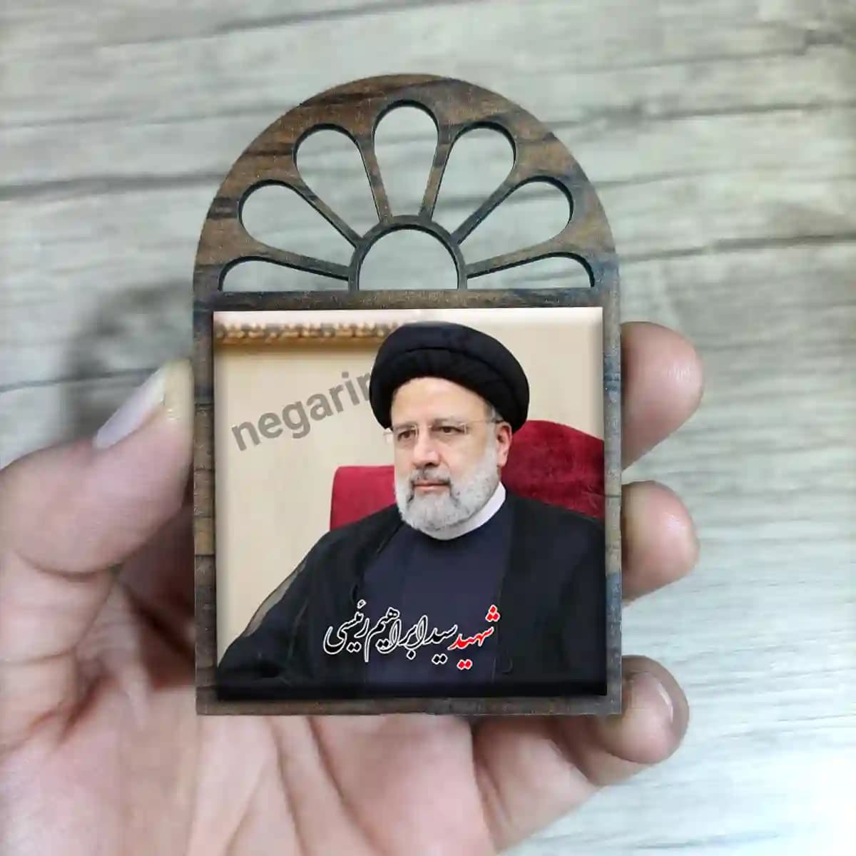 تندیس کاشی پنجره ای شهید جمهور مدل 2Z31 — تصویر ۳