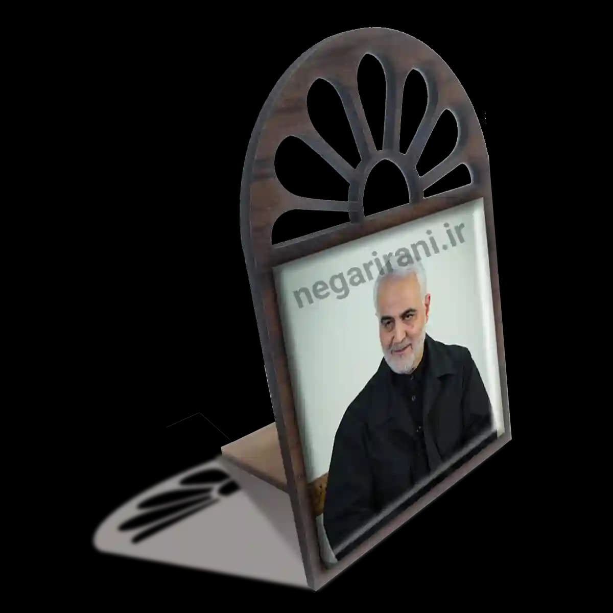 تندیس کاشی پنجره ای شهید سردار سلیمانی مدل 2ZG117 — تصویر ۴