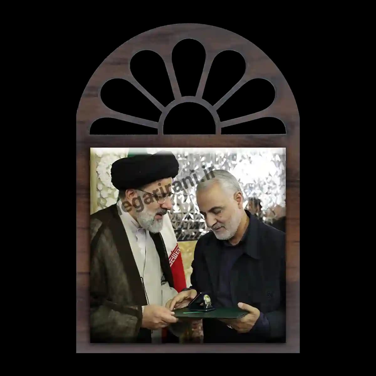 تندیس کاشی پنجره ای شهید سلیمانی مدل 2ZG73
