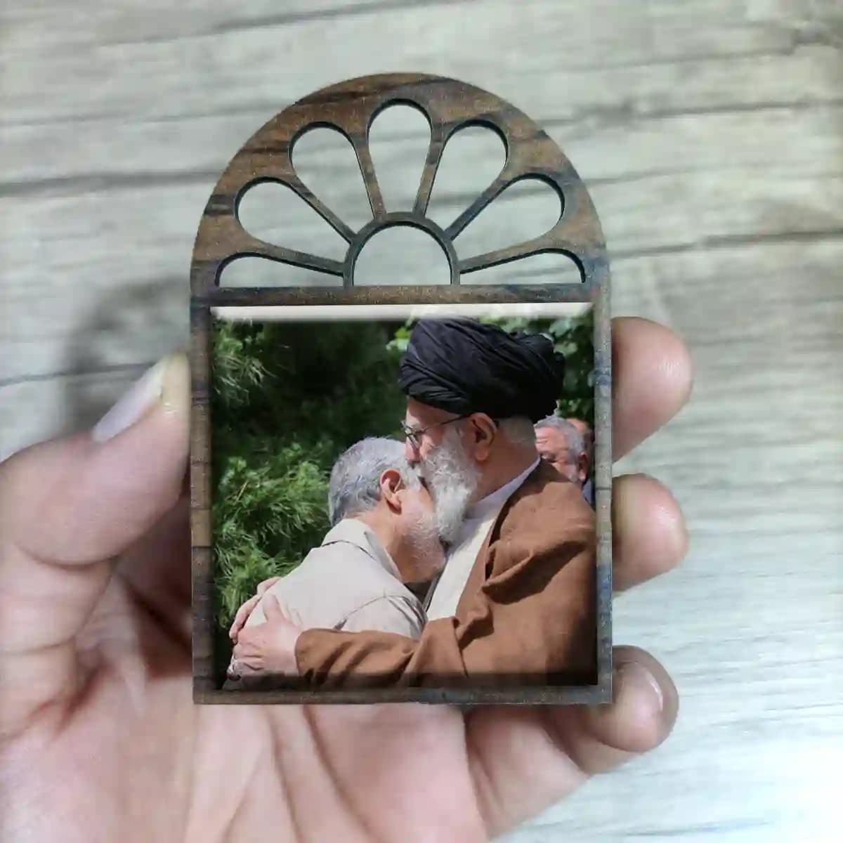 تندیس کاشی پنجره ای امام رهبری و حاج قاسم مدل 2ZG13 — تصویر ۳