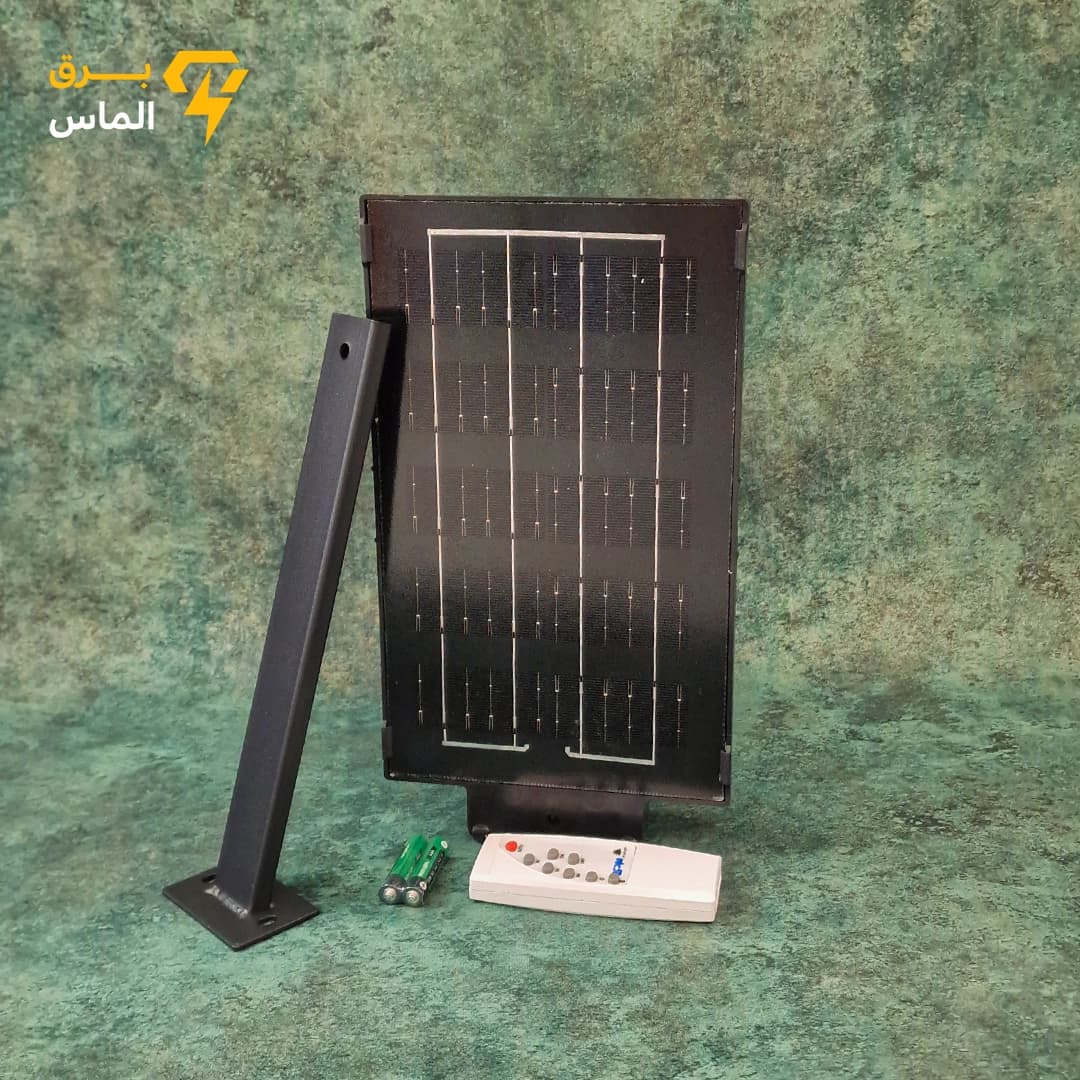 چراغ خیابانی خورشیدی ۳۰۰ وات مودی مدل IR-MD73300 — تصویر ۳