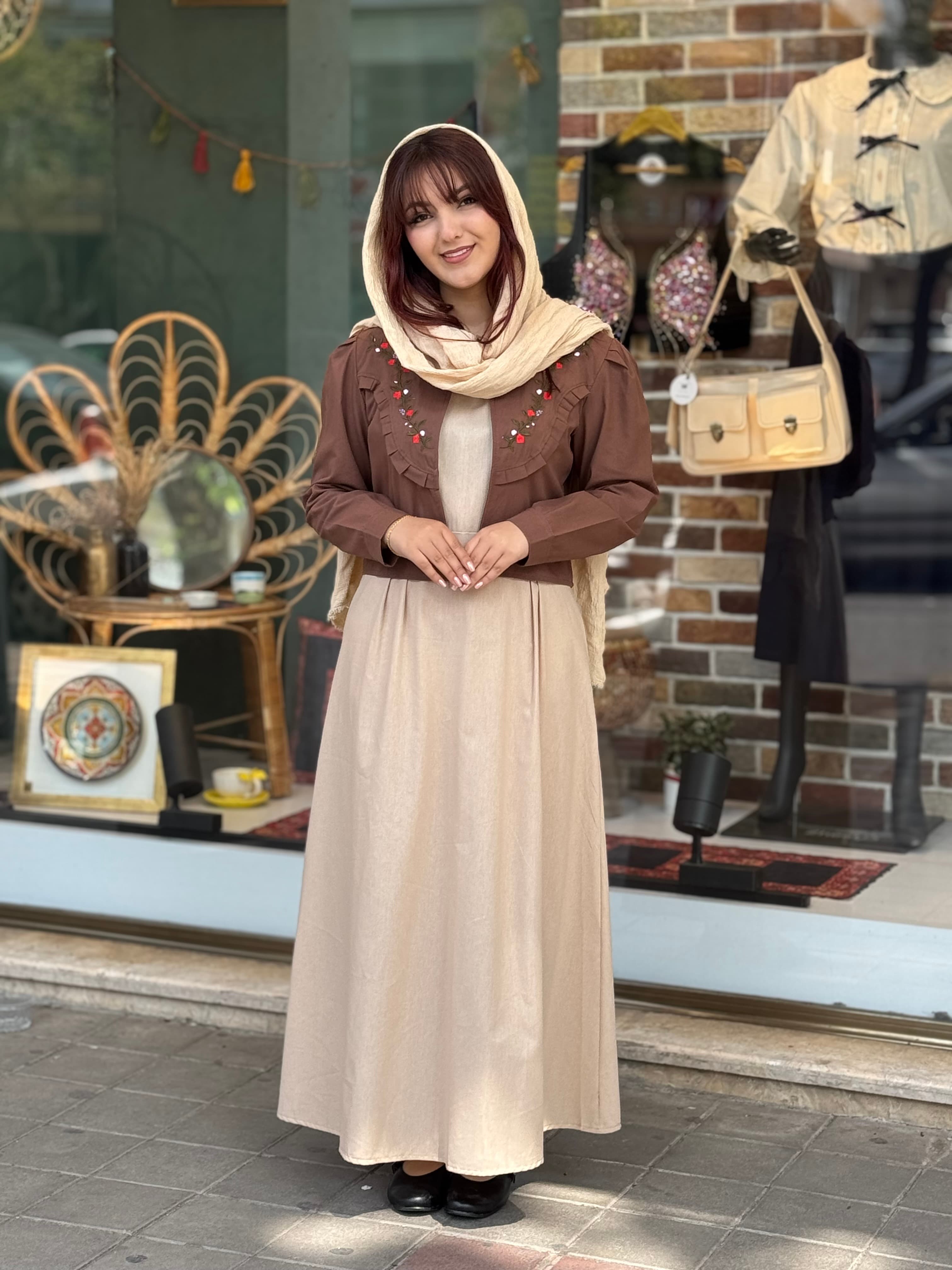 کت و سارافون شقایق کرم شکلاتی — تصویر ۳