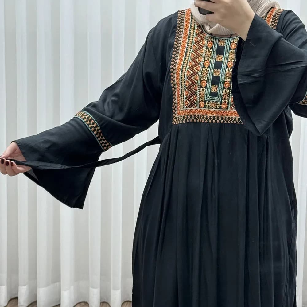 پیراهن نخی گلدوزی شده زنانه مدل مانیا فری سایز مناسب تا سایز 48 — تصویر ۳