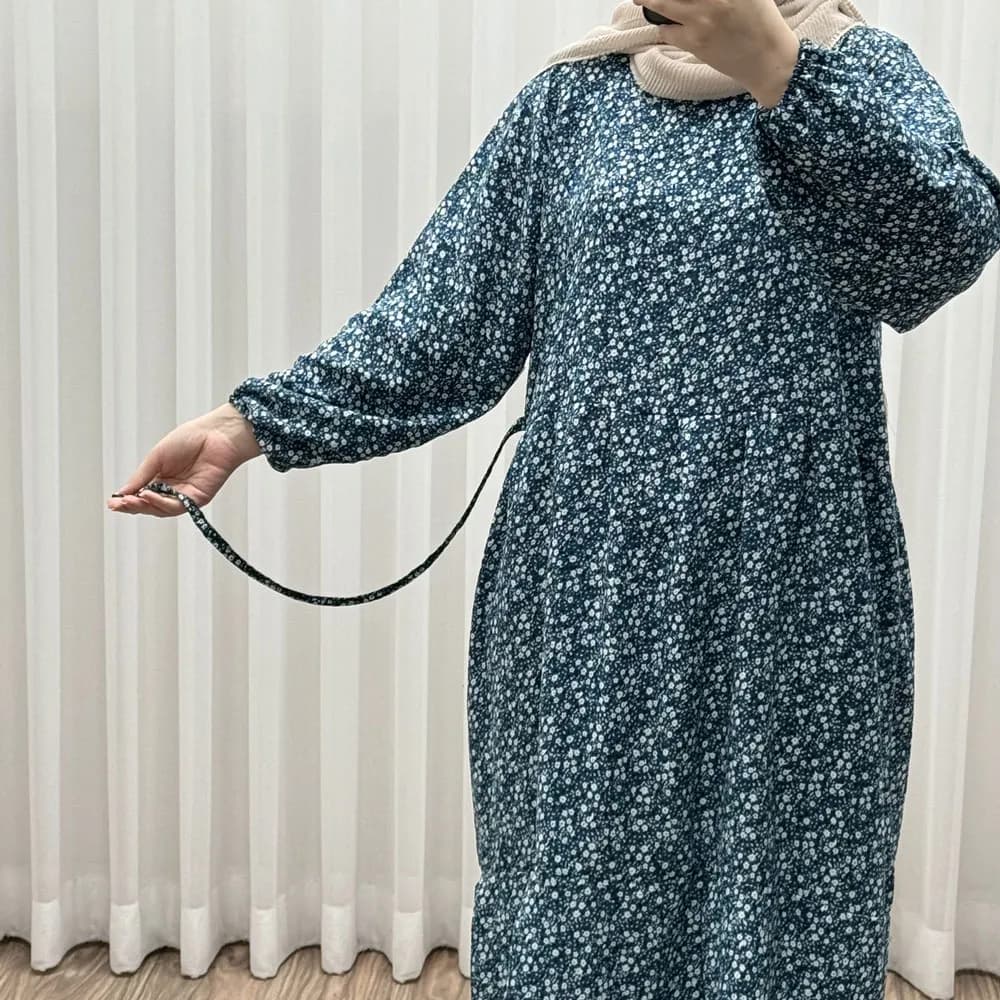پیراهن بلند زنانه پفکی مدل پاموق فری سایز همراه با کمربند — تصویر ۷