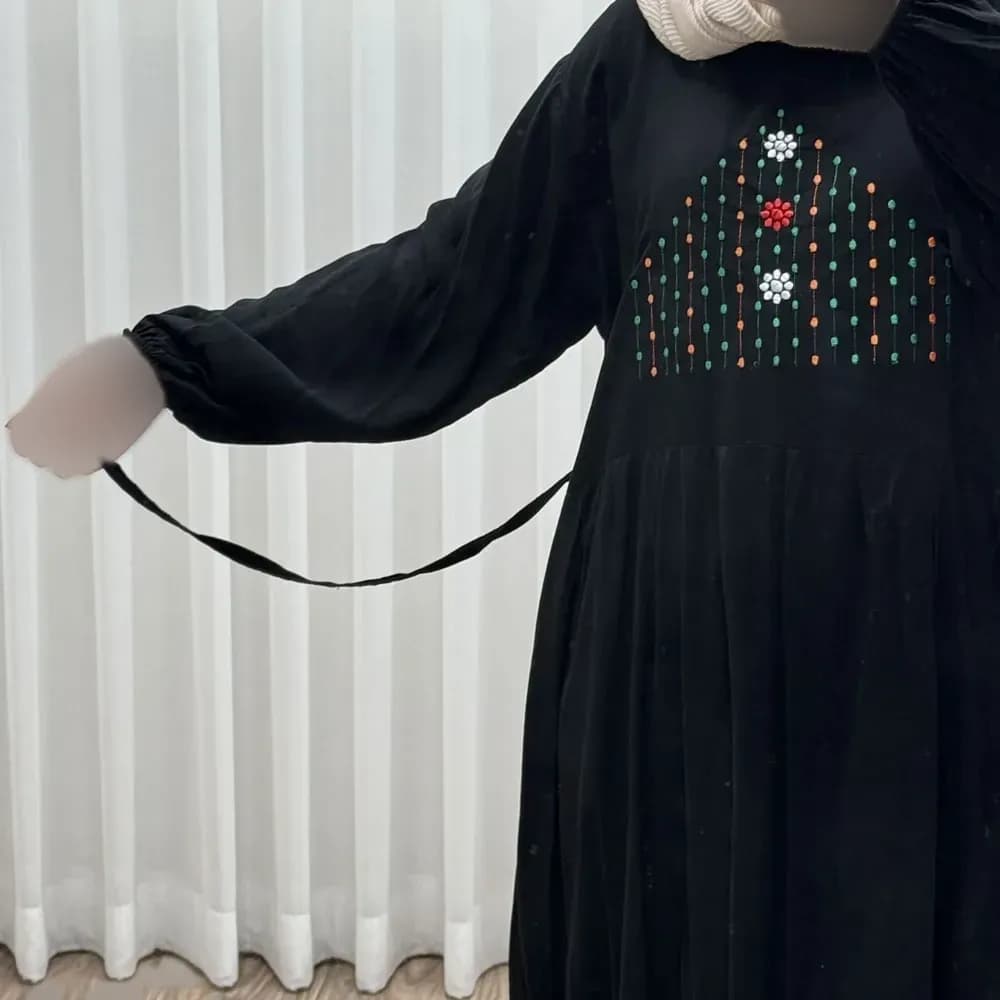 پیراهن ساحلی نخی گلدوزی شده زنانه و دخترانه فری سایز تا 46 با کمربند — تصویر ۴