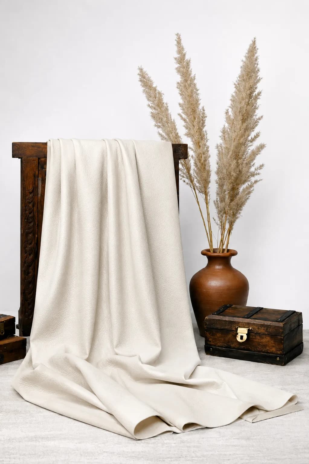 پارچه چرم پشت جودون شیری