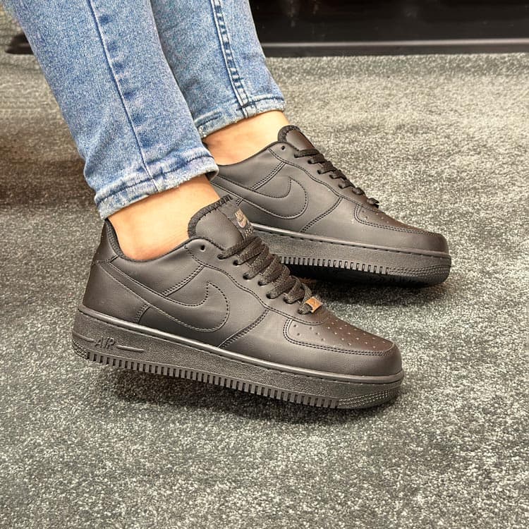 کتونی نایک ایرفورس مردانه nike air force رنگ تمام مشکی کد 6224 — تصویر ۳