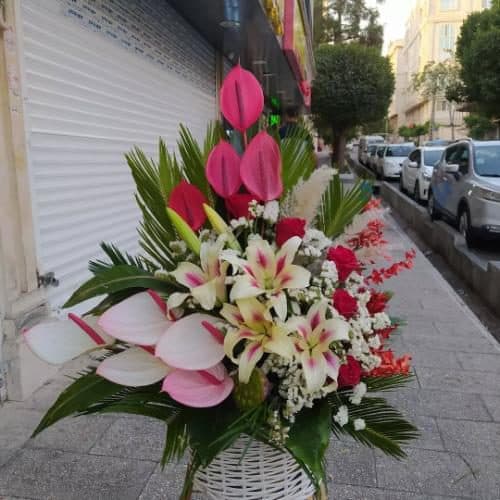 سبد گل زیبا و فانتزی برای زن دایی در روز مادر 4723