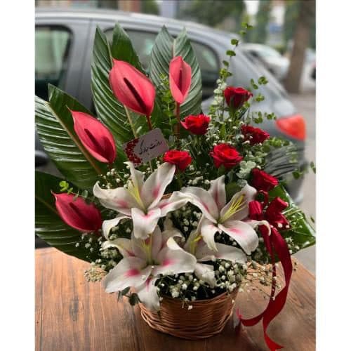 سبد گل آلسترومریا و نرگس برای روز مادر 4638 — تصویر ۲