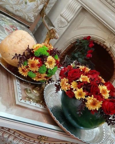تزیین هدیه به همراه گل و میوه شب یلدا