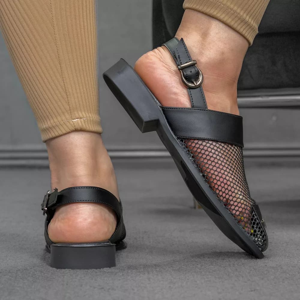 صندل دخترانه miu miu مشکی کد 29989 — تصویر ۲