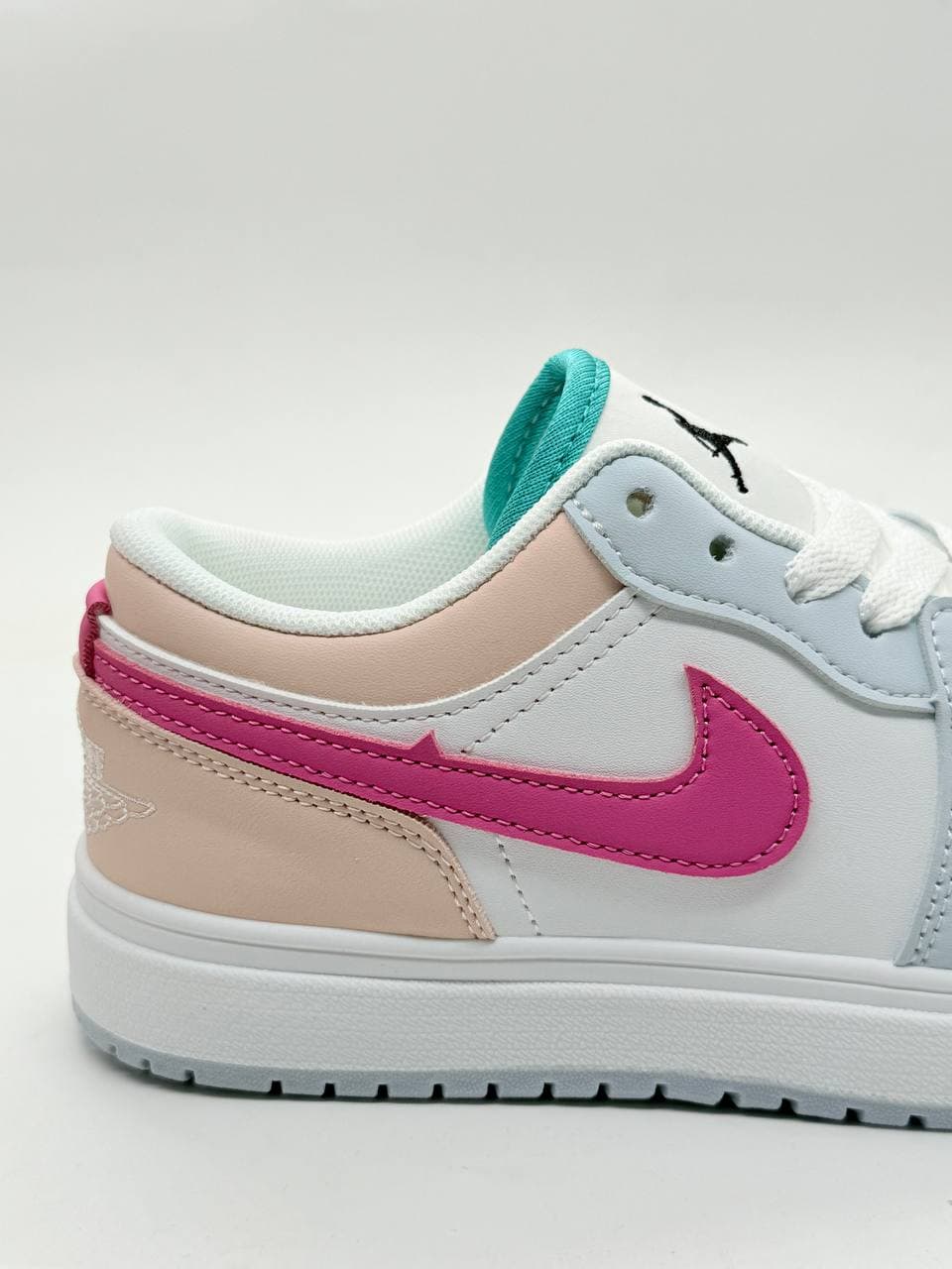 کفش نایک جردن پاریس آبی صورتی Nike Jordan Paris Pink Blue Shoes — تصویر ۴