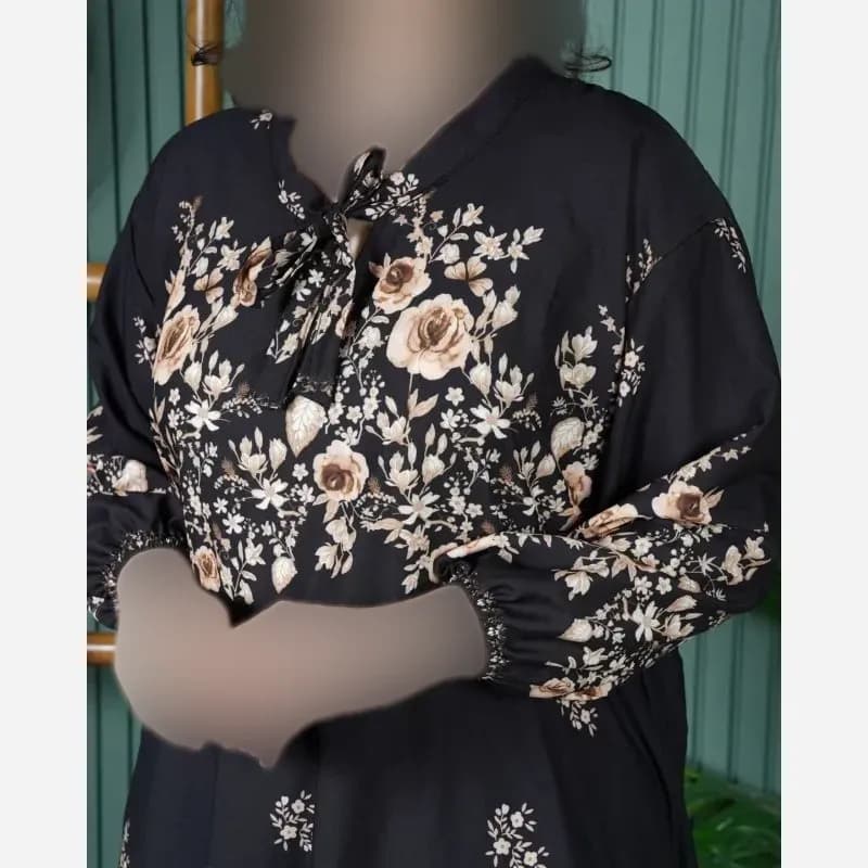 پیراهن کلوش بلند طرح عالیس جنس کرپ بوگاتی ترک رنگ طلایی فری سایز — تصویر ۶